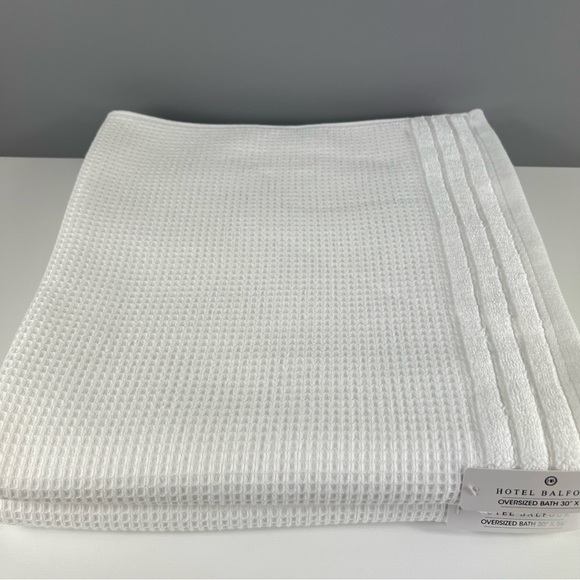 2 Pc Hotel Balfour Oversized Bath Towel Set White Waffle 100% Cotton NEW - Picture 2 of 5